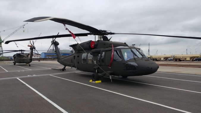 Do výzbroje slovenských ozbrojených síl pribudli ďalšie dva vrtuľníky UH-60M Black Hawk