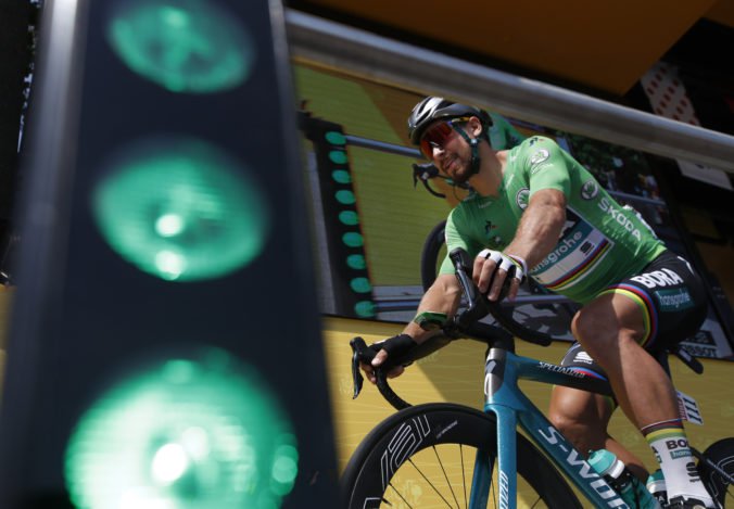 Fotografie (7. etapa Tour de France 2018): Peter Sagan si ustrážil zelený dres, bodoval na prémii aj v cieli