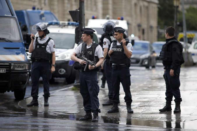 Francúzsko plánuje vytvoriť nové protiteroristické jednotky a zriadiť aj prokuratúru