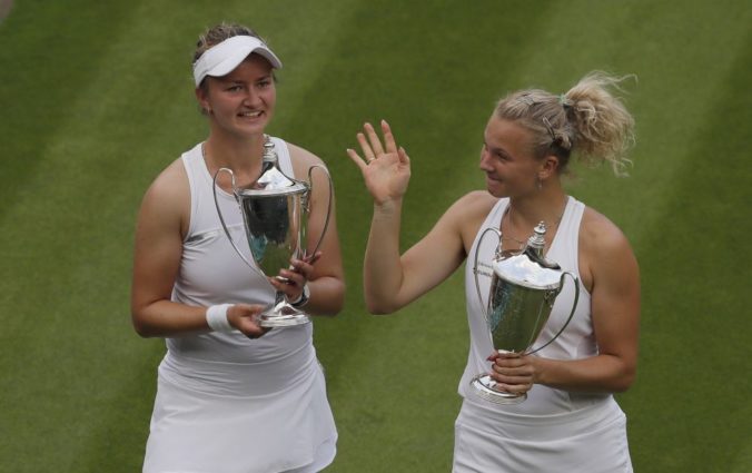 České tenistky Krejčíková a Siniaková získali titul vo štvorhre Wimbledonu