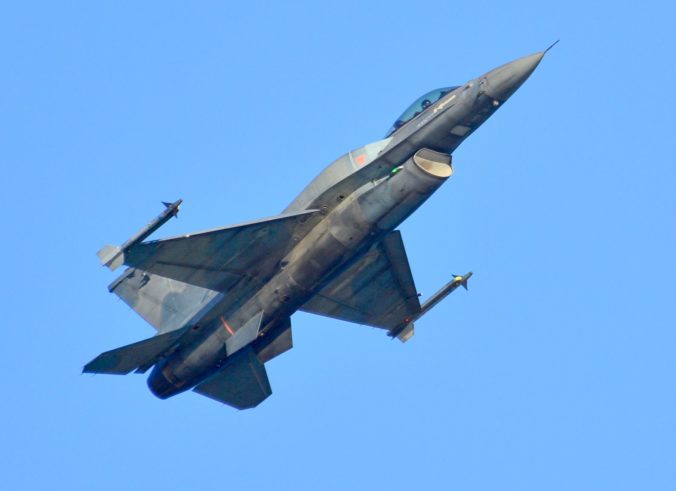 Progresívne Slovensko kritizuje nákup stíhačiek F-16, podľa nich SNS nejde o strategický rozvoj