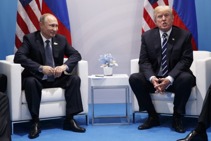 Trump nemá od summitu s Putinom veľké očakávania, zaspomínal si aj na stretnutie s Kim Čong-Unom