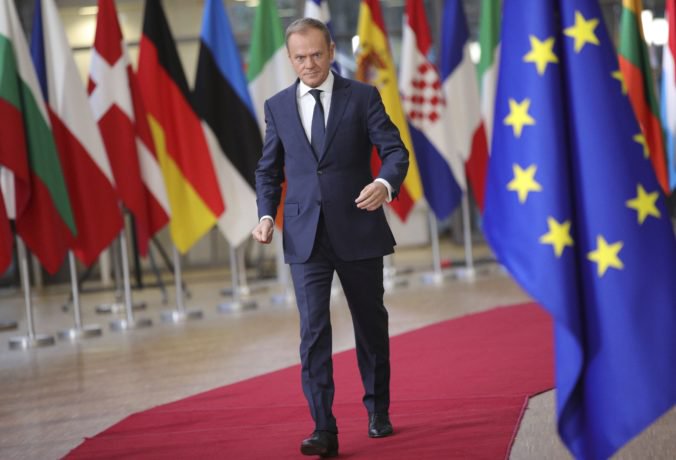 Tusk vyzval Trumpa a Putina, aby neničili svetový poriadok