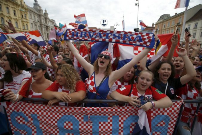Video: Šialenstvo v Chorvátsku, fanúšikovia po MS vo futbale 2018 vítali futbalistov ako majstrov