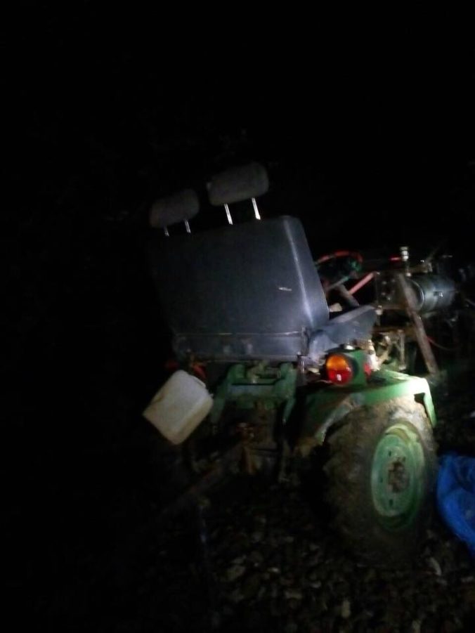 Pri zrážke traktora s vlakom prišla o život jedna žena, polícia začala trestné stíhanie
