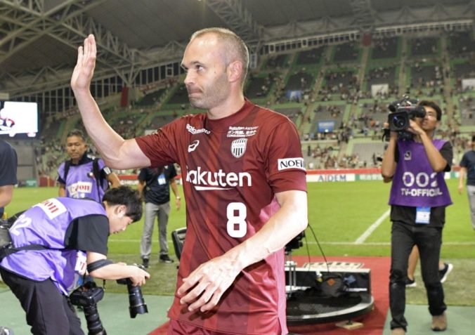 Andrés Iniesta debutoval v Japonsku za Vissel Kóbe, prehru tímu nedokázal odvrátiť