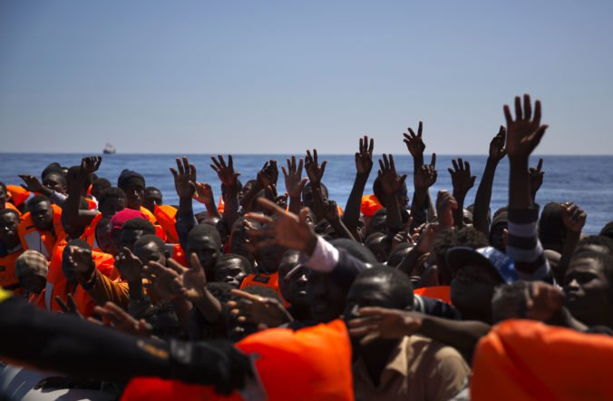 V Stredozemnom mori zadržali desiatky migrantov smerujúcich do Európy, medzi nimi bolo aj dieťa