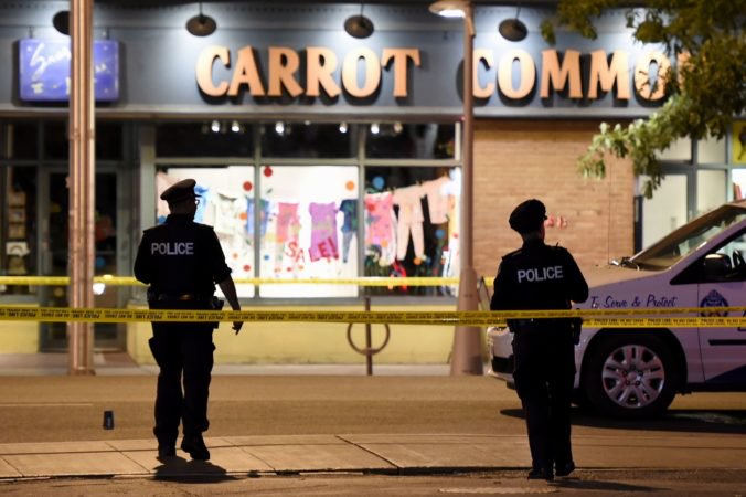 Aktualizované: Pri streľbe v Toronte sa zranilo niekoľko ľudí, polícia vyšetruje možné spojenie s terorizmom