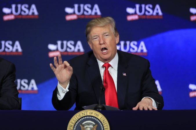 Prezident Trump vyzýva obchodných partnerov USA na nové férové podmienky a hrozí ďalšími clami