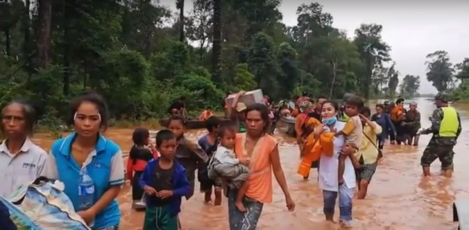Video: Pretrhla sa priehrada vodnej elektrárne v Laose, hlásia mŕtvych a stovky nezvestných