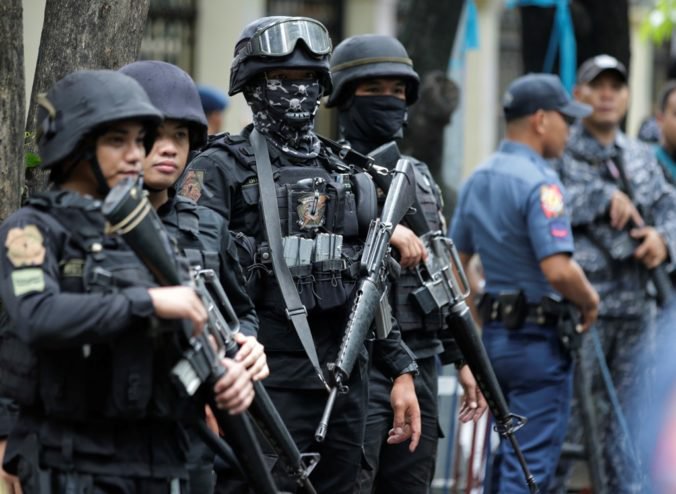 Desiatky väzňov ušlo do husto obývanej časti, filipínska polícia chytila len niekoľkých