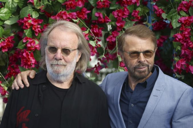 Skupina ABBA chystá po dlhej odmlke dve nové skladby, spevák je smutný z brexitu
