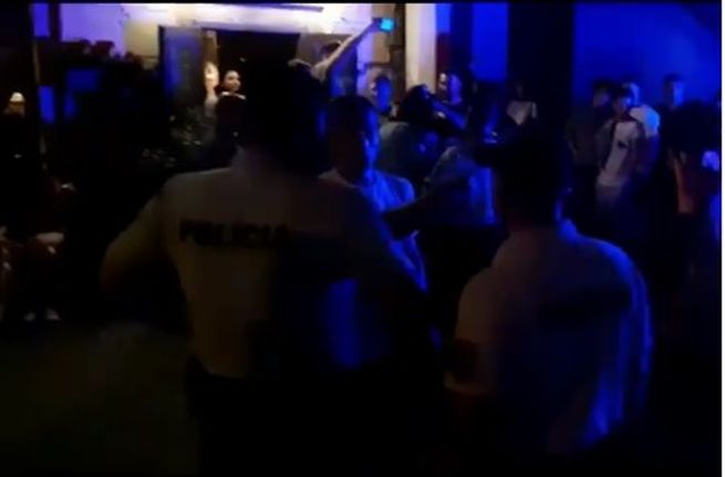 Video: Policajti mali v Bratislave akciu „Mládež“, posvietili si na alkohol u mladistvých