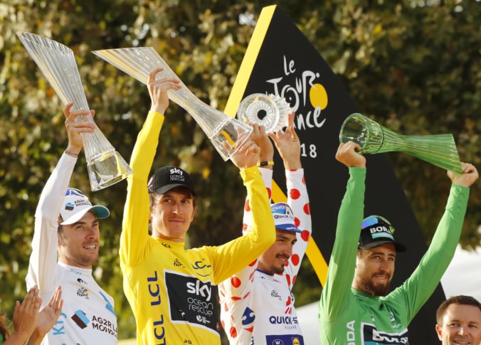 Tour Thomasa a Sagana, nadávky na Frooma, slzný plyn, ohlasy médií na 105. ročník Tour de France