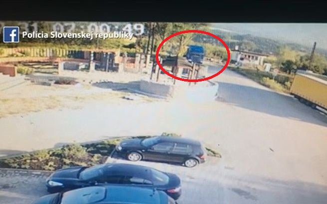 Rýchlik na trase Košice-Bratislava takmer zrazil kamión, polícia zverejnila autentické video