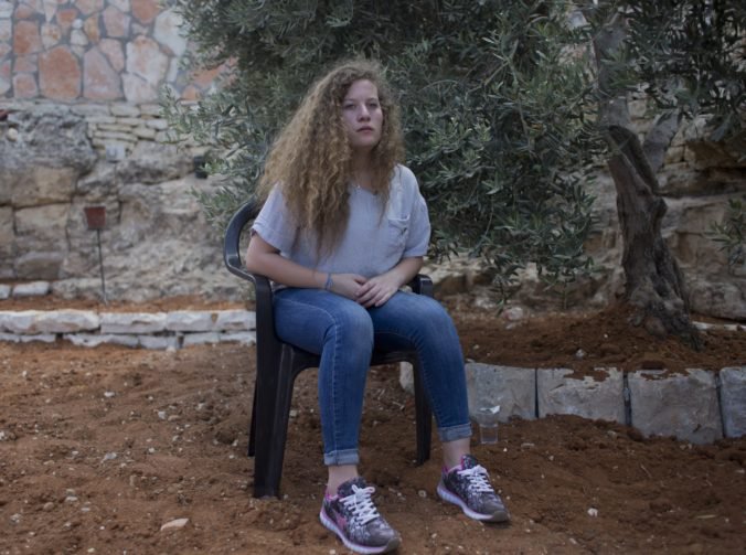 Tínedžerka z Palestíny, ktorá vyfackala izraelských vojakov, chce byť političkou