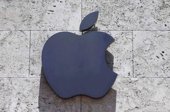 Čistý zisk firmy Apple kvartálne vzrástol o vyše 30 percent, čím prekonal očakávania analytikov