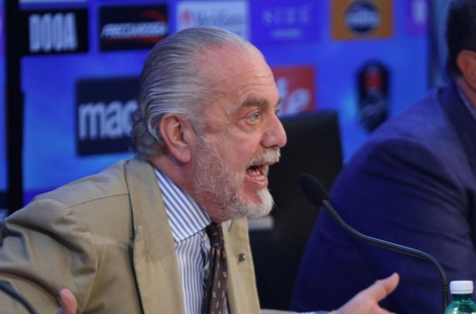Majiteľ Hamšíkovho Neapolu získal ďalší klub, Bari chce dostať medzi elitu