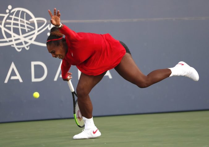 Video: Serena Williamsová utŕžila nečakaný výprask, po prvý raz v kariére uhrala iba jediný gem
