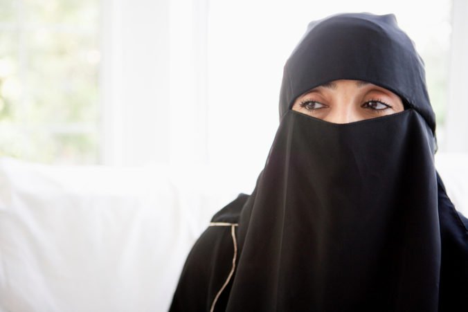 V Dánsku udelili prvú pokutu pre zahalenú tvár na verejnosti, žena po výzve nikáb nechcela sňať