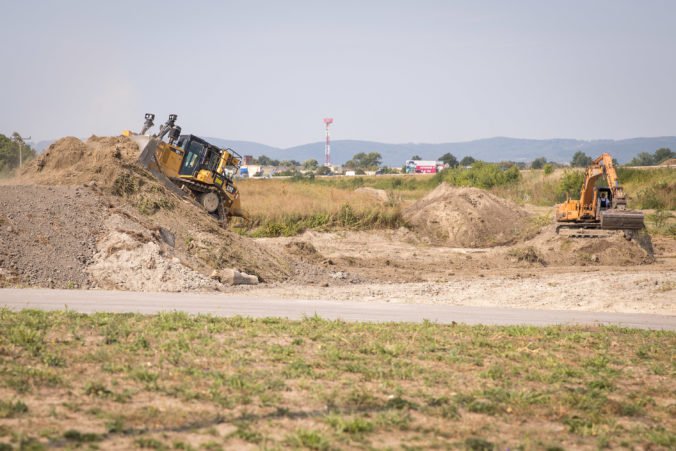 Na križovatke Triblavina obnovili stavebné práce, úsek bude hotový koncom roka 2019