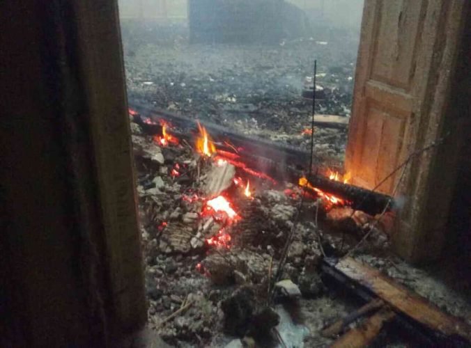 Foto: Bývalý hotel Slovan zachvátil požiar, kedysi patril k najluxusnejším v Piešťanoch