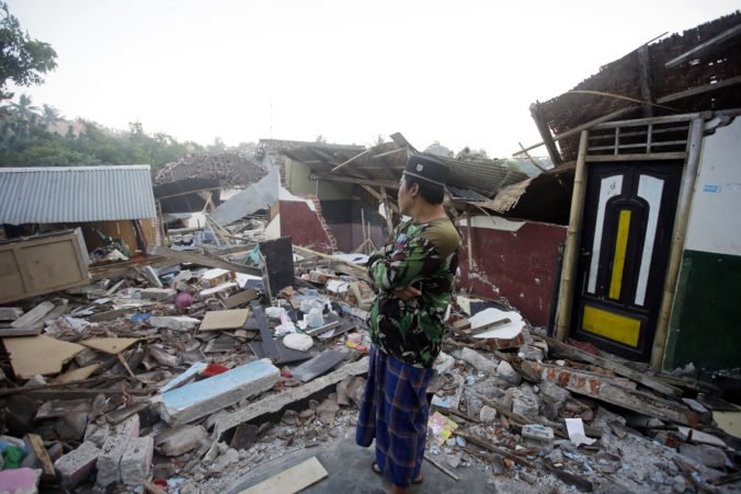 Video: Ostrov Lombok zasiahlo tretie zemetrasenie, spôsobilo ďalšie škody