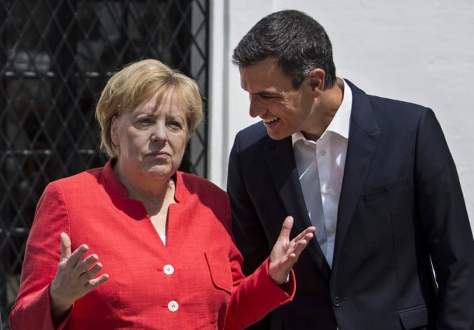 Merkelová rokovala so Sánchezom o migrantoch, obhajovali aj ich „spravodlivé rozmiestňovanie“