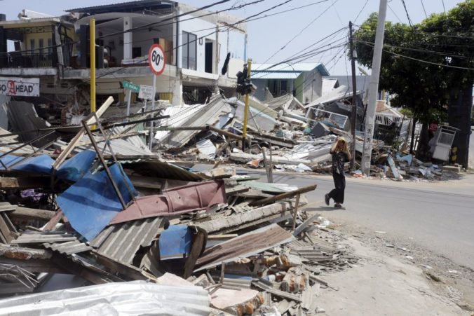 Silné zemetrasenie zdvihlo povrch ostrova Lombok o 25 centimetrov, státisíce ľudí opustili domovy