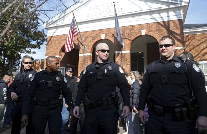 V Charlottesville pochodovali antifašisti, pripomenuli výročie nacionalistických násilností