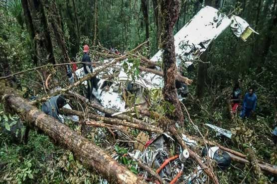 Haváriu lietadla v horskej oblasti v Indonézii prežil len malý chlapec