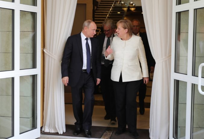 Angela Merkelová sa stretne s Vladimirom Putinom, diskutovať budú aj o plynovode Nord Stream 2