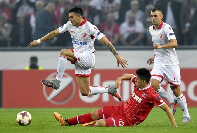 Crvena zvezda odohrá pre rasistické popevky dva zápasy bez fanúšikov, UEFA udelila aj pokutu