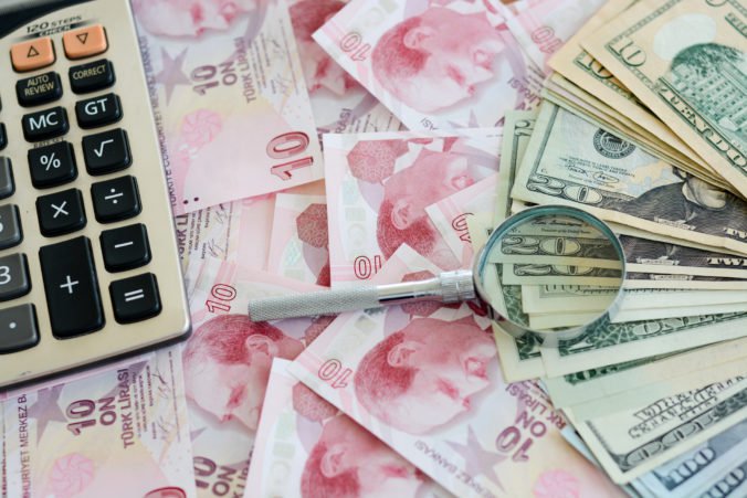 Dolár voči japonskému jenu vzhľadom na finančné turbulencie v Turecku oslabil