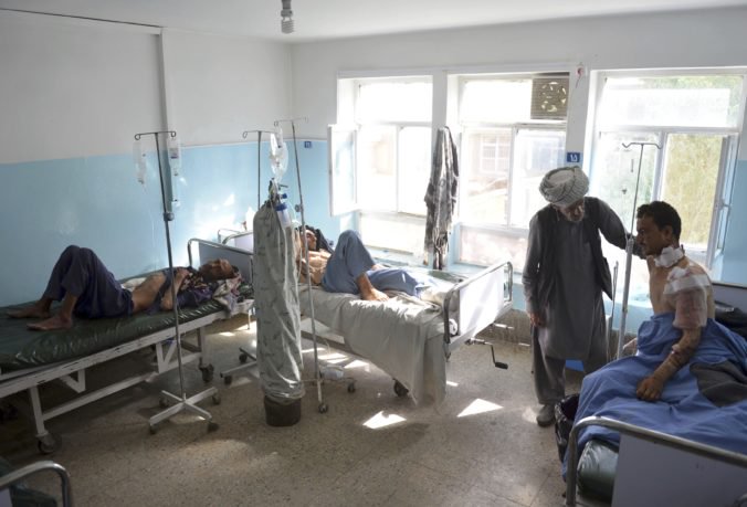 Ofenzívne útoky militantov na mesto Ghazní v Afganistane majú už stovky mŕtvych