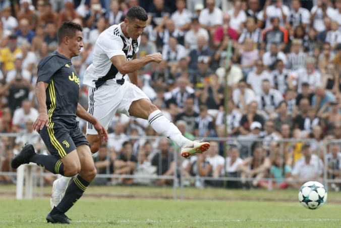 Video: Prvý gól Cristiana Ronalda v drese Juventusu Turín, fanúšikovia naň čakali osem minút