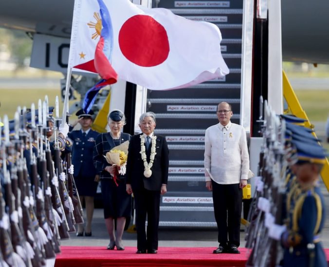 Cisár Akihito vyjadril ľútosť nad rolou Japonska vo vojne, premiér Abe neche lipnúť na minulosti