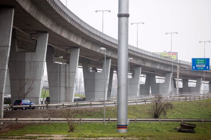 Diaľničiari uzavrú pre opravu vozovky úsek D1 v Bratislave, NDS informuje o presmerovaní dopravy