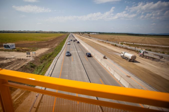 Rezort dopravy tvrdí, že vyvíja nadštandardné úsilie na opravu mostov