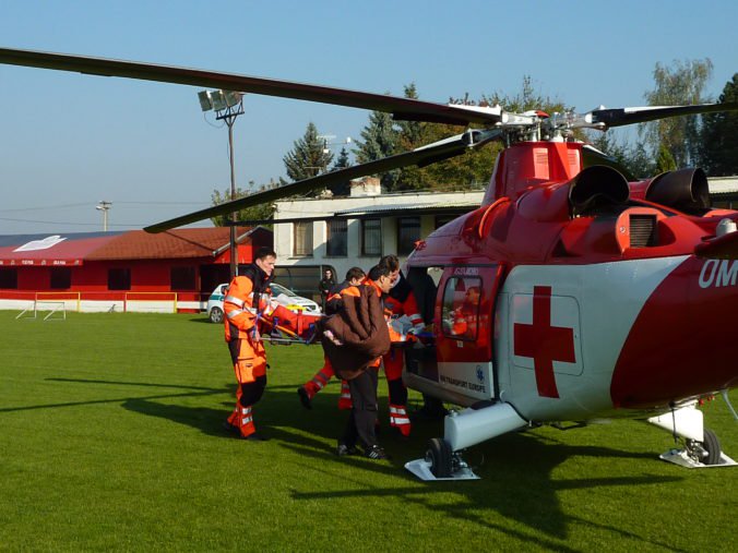 Leteckí záchranári pomáhali intoxikovanému mužovi v obci Hruštín