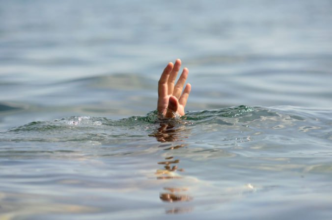 V rieke Slaná sa utopilo 13-ročné dievča, leteckým záchranárom sa ju oživiť nepodarilo