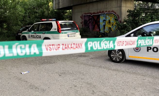 Bratislavskí policajti zadržali podozrivého z vraždy, mal bodnúť 58-ročnú ženu