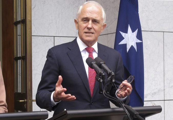 Premiér Turnbull prežil stranícke hlasovanie o dôvere, jeho vyzývateľ rezignoval na funkciu