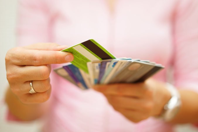 Slováci už neplatia menšie platby v hotovosti, väčšina používa bezkontaktnú platobnú kartu