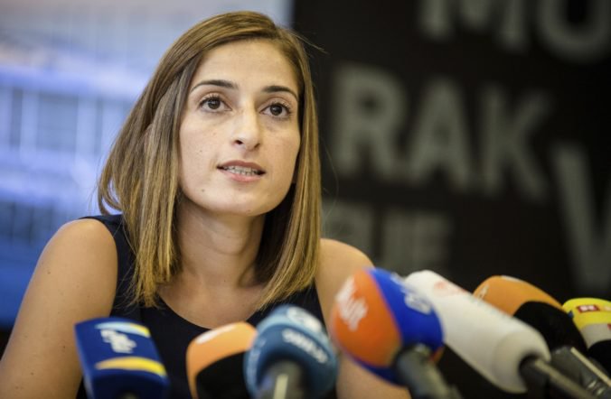 Nemecká novinárka, ktorú v Turecku súdia pre obvinenia spojené s terorizmom, sa vrátila domov