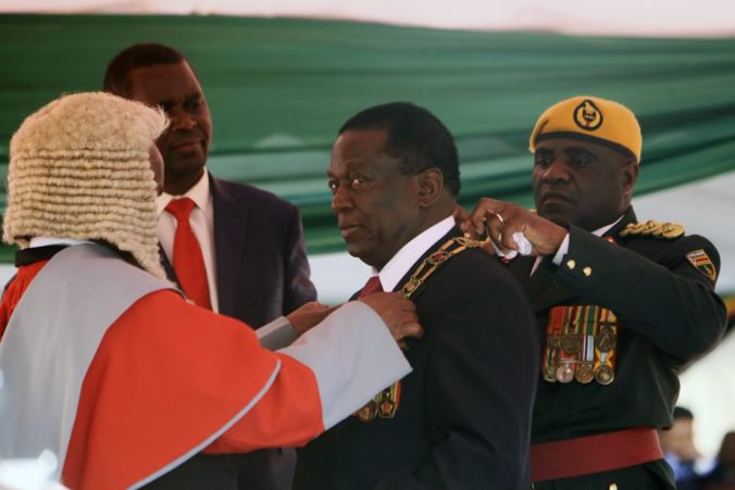 Prezident Zimbabwe Emmerson Mnangagwa zložil prezidentskú prísahu, čaká ho veľa náročných úloh
