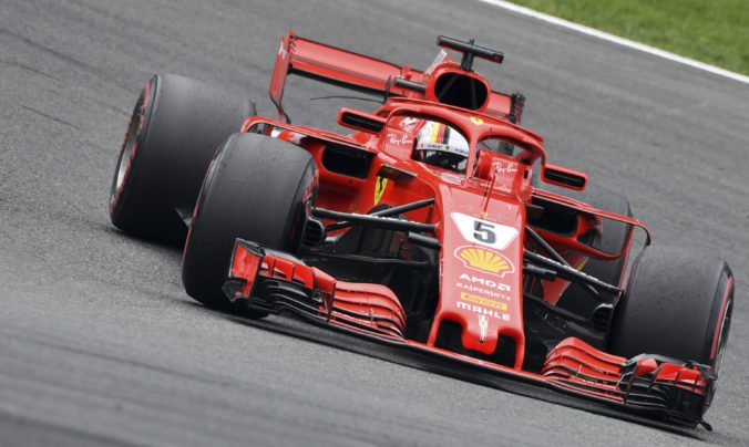 Sebastian Vettel vyhral Veľkú cenu Belgicka, druhý Hamilton musí doháňať stratu