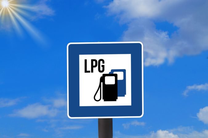 Kotlebovci chcú zatraktívniť autá jazdiace na LPG a CNG, dôvodom nie je len životné prostredie