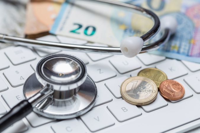 SaS navrhuje, aby sa pacienti vyhli čakaniu u lekára za poplatok 10 eur