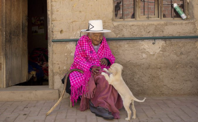 Najstarší človek na zemi pochádza z Bolívie, Guinnessove rekordy ho nezaujímajú